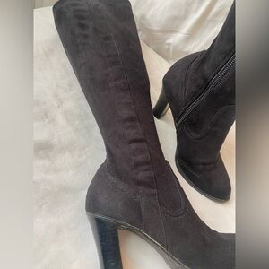 Nine West Black Heeled Boots Sleek Design